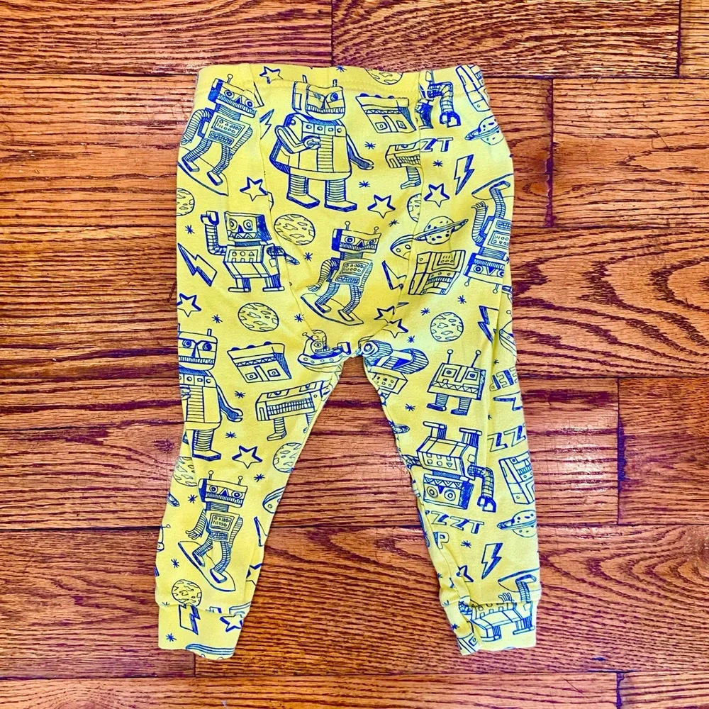GAP - Yellow Pajama Set with Blue Robots - 12-18 mo